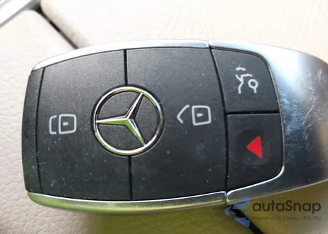 2022 Mercedes-Benz Glc 300 4Matic Suv z USA, uszkodzony, nr VIN W1N0G8EBXNV382755